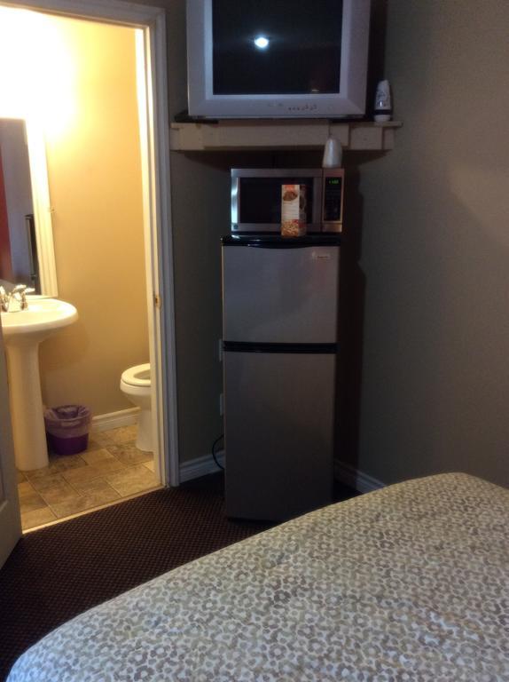 Palace Inn Motel Sarnia Kültér fotó