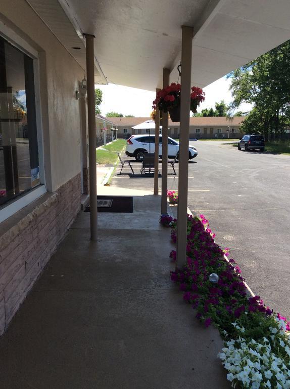 Palace Inn Motel Sarnia Kültér fotó