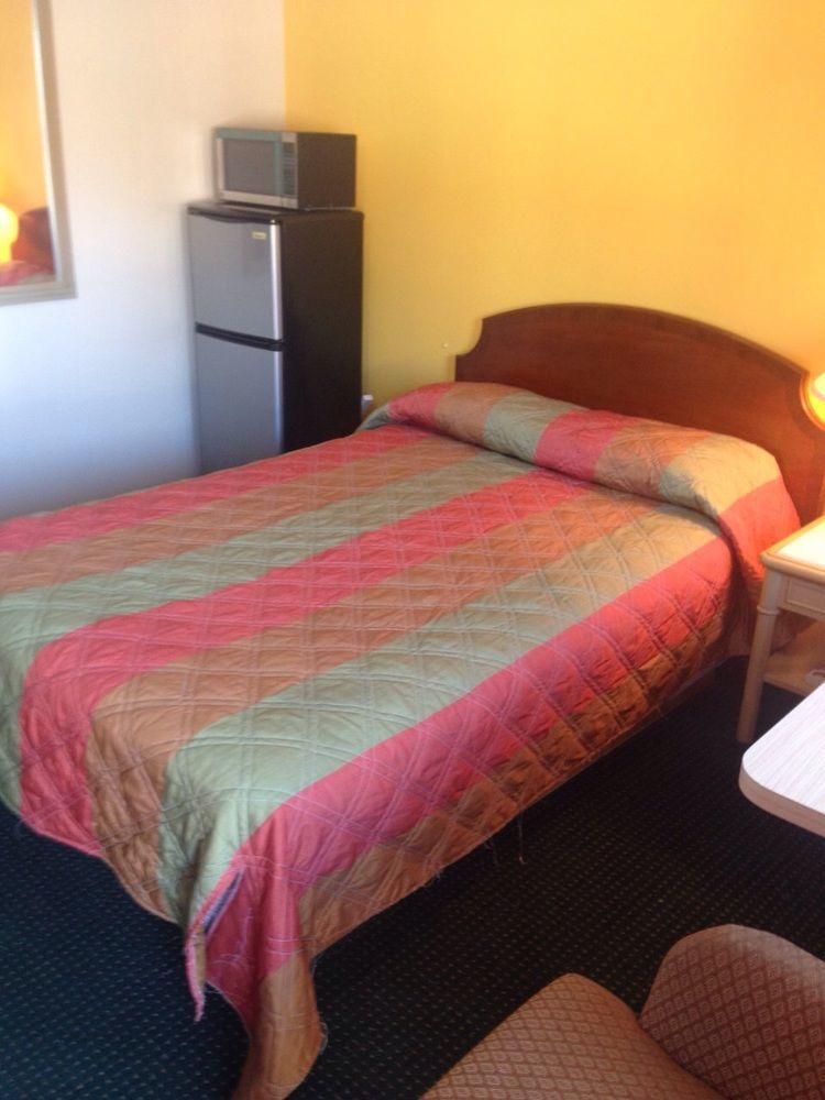Palace Inn Motel Sarnia Kültér fotó